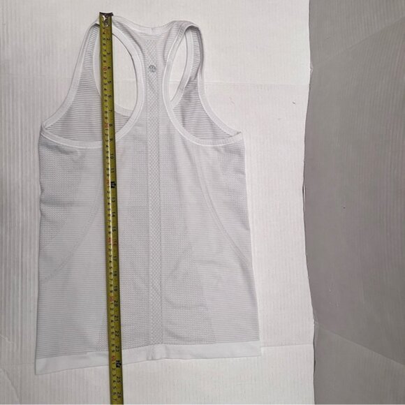 Lululemon athletica  * Swiftly Tech Racerback Tank Top 2.0 Hip Length EUC - Picture 5 of 7